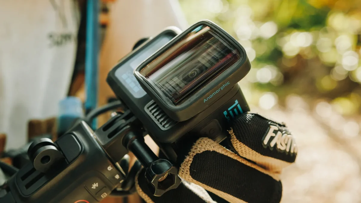 Includes Anamorphic Lens Mod, front and rear protective caps and microfiber lens cloth Captures cinematic footage in an ultra wide-angle 21:9 aspect ratio—ideal for static shots and stabilized gimbal footage of low impact/vibration activities² Horizontal lens flares add the professional touch of feature films to your footage In-camera “de-squeezing” streamlines editing by eliminating the need to de-squeeze footage in post-production HERO13 Black automatically recognizes the lens when attached and switches into anamorphic mode; when removed, the camera returns to its standard settings Scratch-resistant and waterproof¹ when mounted on the camera; also has a hydrophobic lens coating that repels water Supported by HyperSmooth video stabilization; use with a gimbal for even smoother, more cinematic results Easy to attach, with no tools needed Part of the high-performance HB-Series Lens collection—exclusively for HERO13 Black Includes GoPro’s Limited Lifetime Warrant