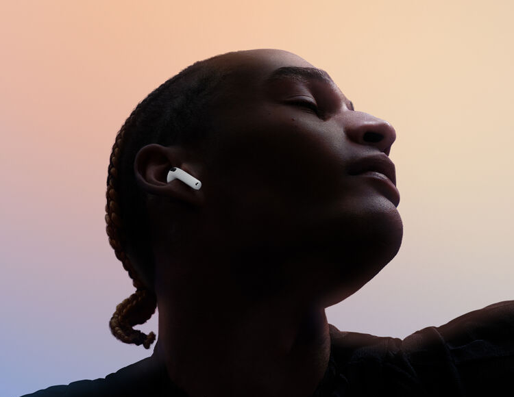 Apple AirPods 5|هندزفری بی سیم اپل سری 5 1 Apple AirPods 5|هندزفری بی سیم اپل سری 5